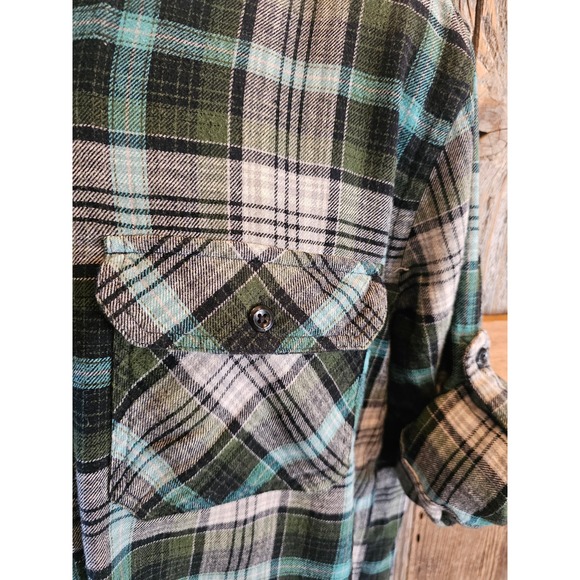 Ocean Coast size Large plaid flannel 2 pocket button up ^ - Picture 4 of 6